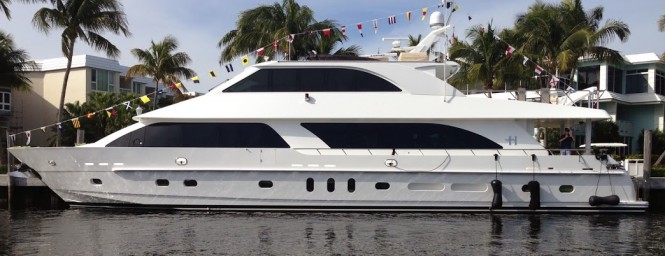 Luxury motor yacht Adventure Us II - side view - Image credit to Hargrave Custom Yachts