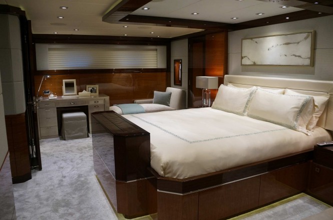 Luxury yacht Finish Line - Interior