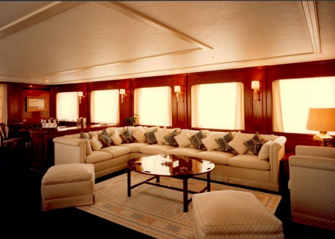 Tranquility Yacht - Saloon