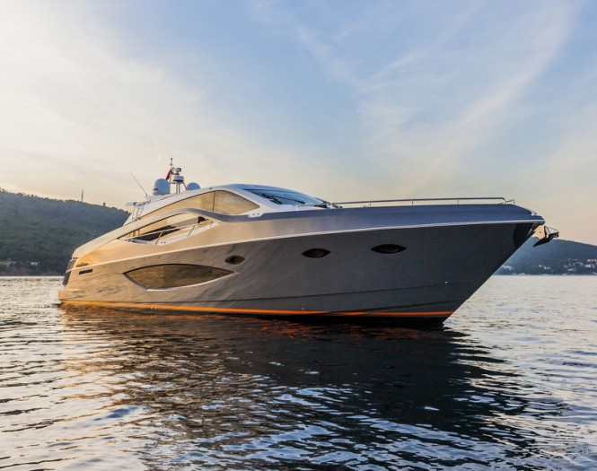 Luxury motor yacht Magneto