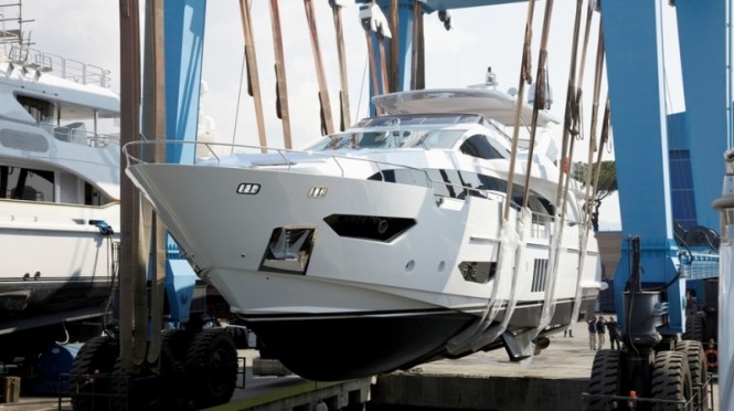 Luxury yacht Azimut Grande 95RPH