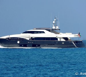 Photos of motor Yacht LADY DIA leaving the Livorno Port in Italy