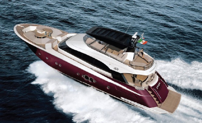 Luxury yacht MCY76