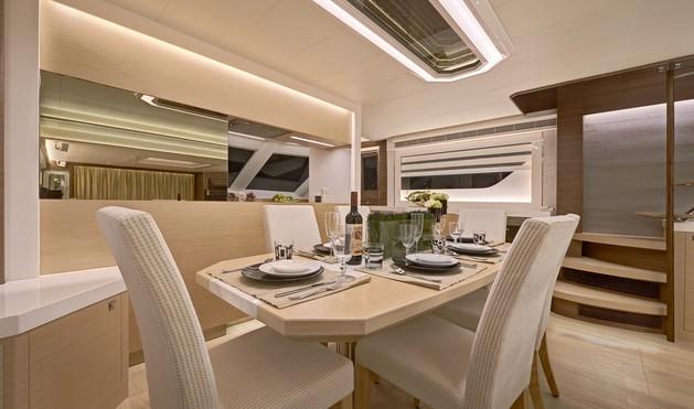Luxury yacht V80 - Dining