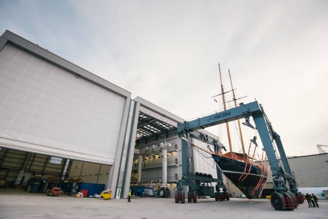 Sailing yacht Mariette in front of Pendennis three new construction halls, which were completed earlier this year
