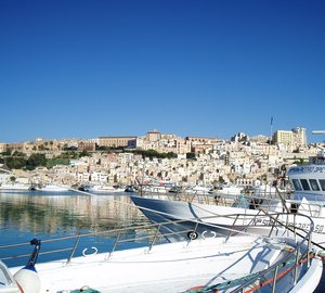 Southern Italy and Sicily Yacht Charters aboard 27m Motor Yacht ARIA