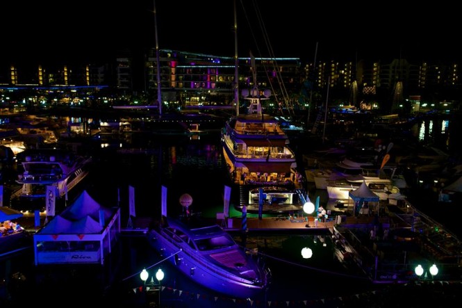 Singapore Yacht Show 2014 by night