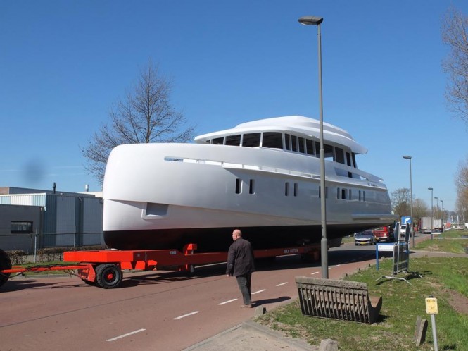 Storm S-78 Yacht Hull being transported