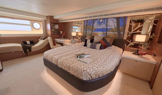 V72 Yacht - Cabin