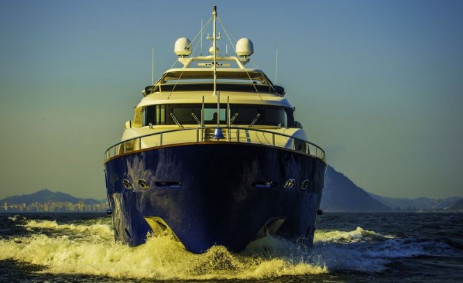 ZAPHIRA Yacht - front view - Image credit to Alberto de Abreu Sodre