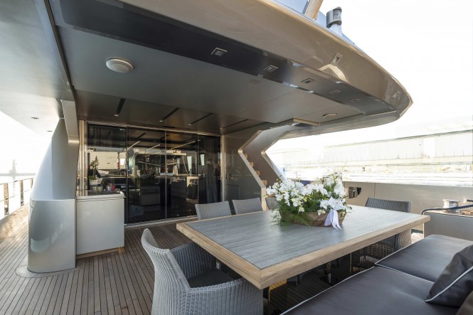 Zahraa Yacht - main deck