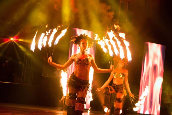Fascinating flames at Cirquetacular