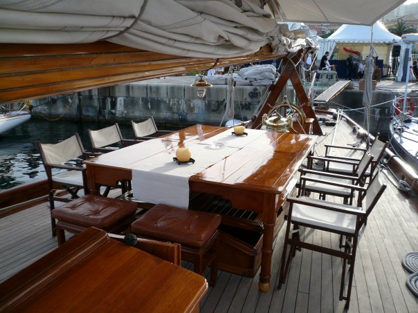 Luxury super yacht MOONBEAM IV - Deck
