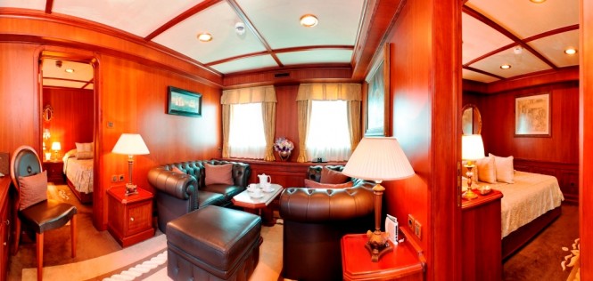 SEAGULL II superyacht - VIP Lounge on upper deck