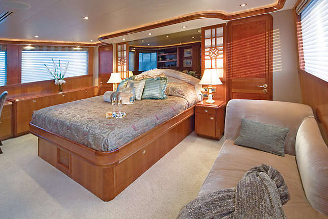 Serengeti superyacht accommodation