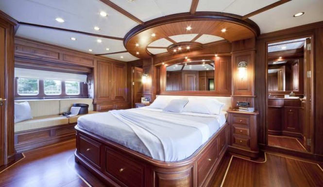 V97 Cruiser Yacht - Cabin