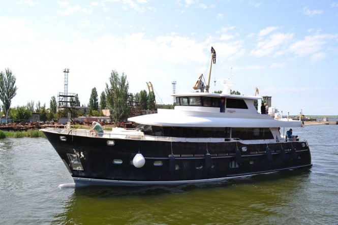 FOY 24 motor yacht Destiny