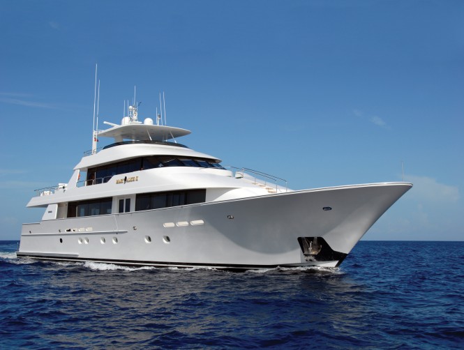 Luxury charter yacht SERENGETI built by Westport