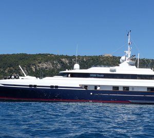 Motor yacht DOUBLE TROUBLE back home following full hull wrap by Wild Group International