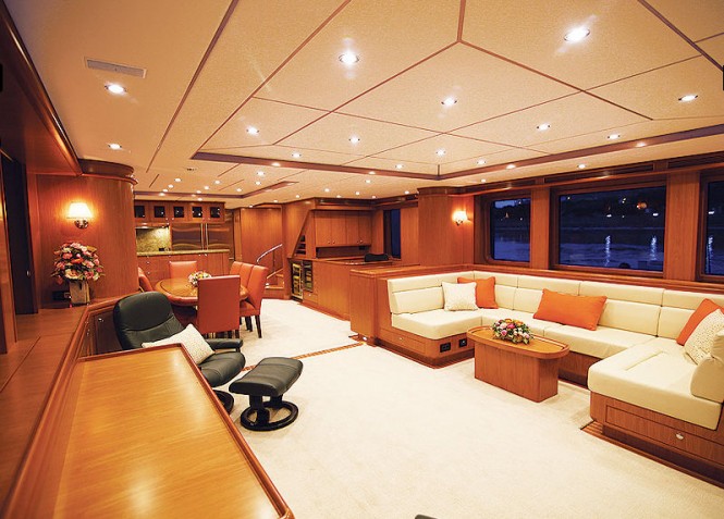 Luxury yacht Koonoona - Saloon