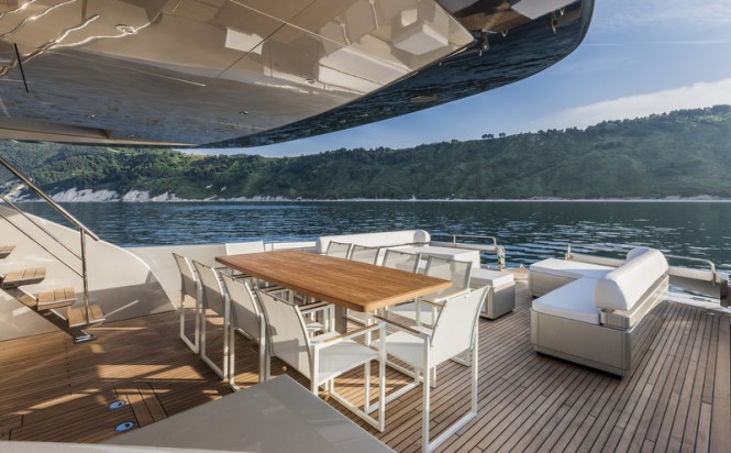 Motor yacht Mythos - Exterior