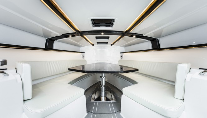 Revolver 44GT - Interior Revolver 44GT - Interior