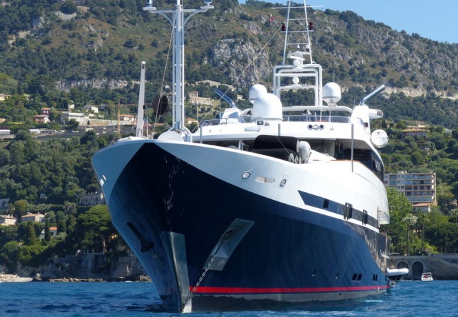 Super yacht Double Trouble - front view Super yacht Double Trouble - front view