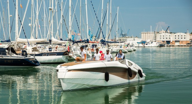 Wider 32 mega yacht tender