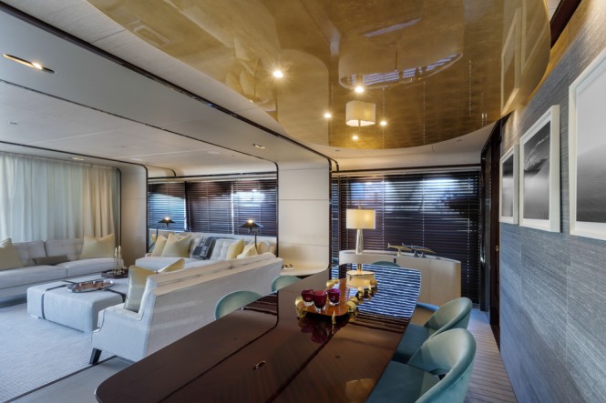 Azimut Grande 95RPH superyacht - dining and saloon