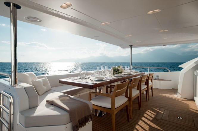 Azimut Grande 95RPH yacht - Cockpit