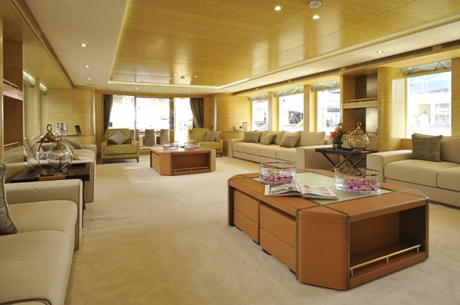 Lady Tahiti Yacht - Main Saloon