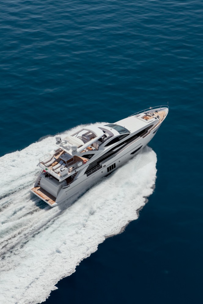 Luxury Yacht Azimut Grande 95RPH - Running