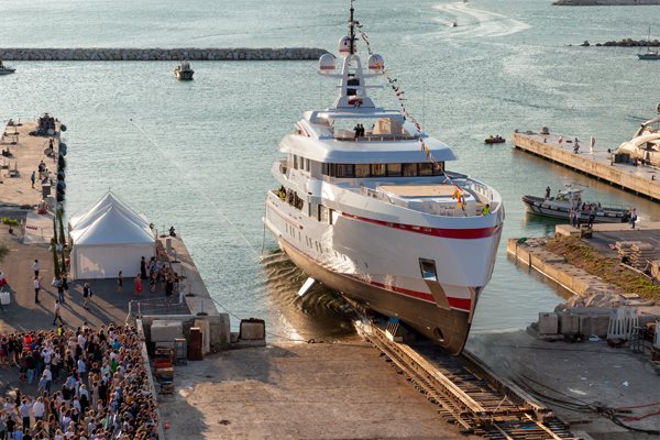 Luxury motor yacht Forever One - Image Credit to ISA Yachts