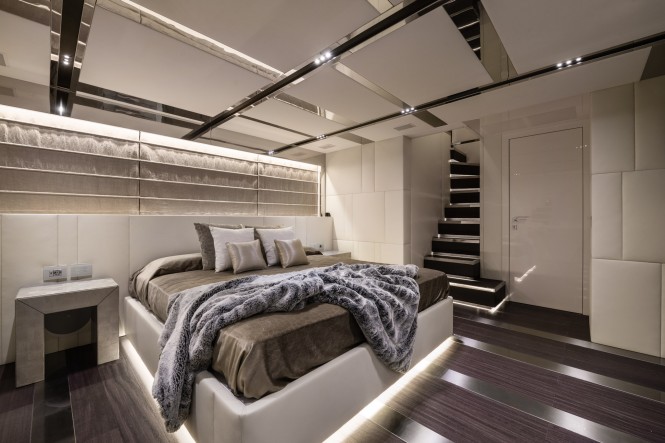 Luxury yacht FOAM - Interior