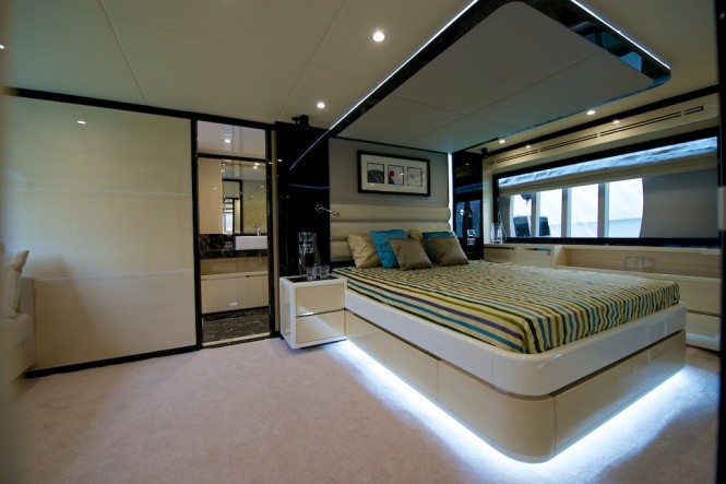 Luxury yacht Gulf 75 Exp - Owners Stateroom