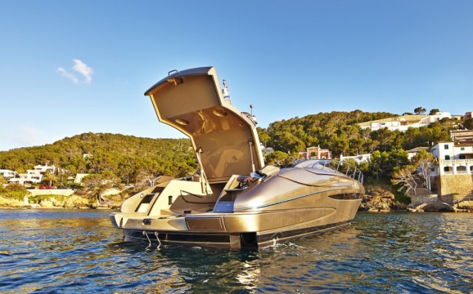 Luxury yacht SAKURA - Riva Rivale 52 - Image credit to easyboats.com