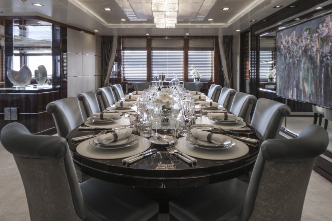 Luxury yacht TURQUOISE - Formal Dining - Main Saloon