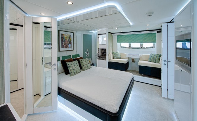 Majesty 70 Yacht - Owners Stateroom