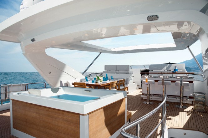 Motor Yacht Azimut Grande 95RPH Flybridge