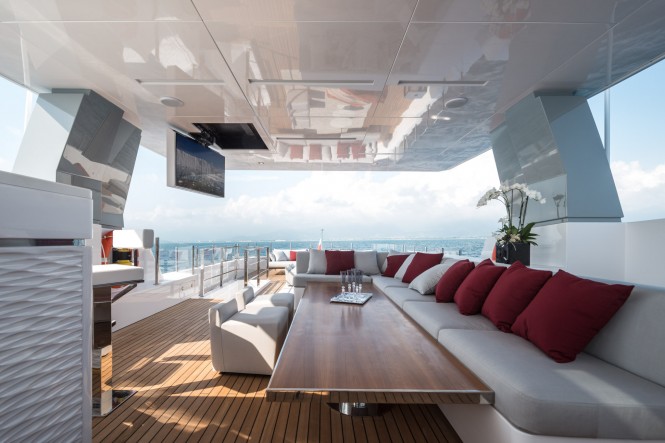 Motor Yacht FOAM by Admiral