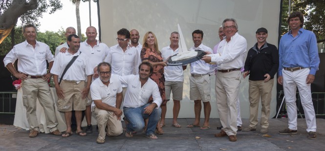 Plis Play Yacht Crew