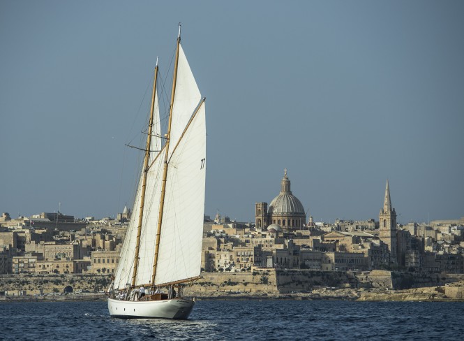 Sailing yacht Lelantina approaches Malta