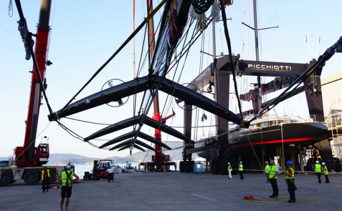 Super yacht PERSEUS³ - Mast stepping