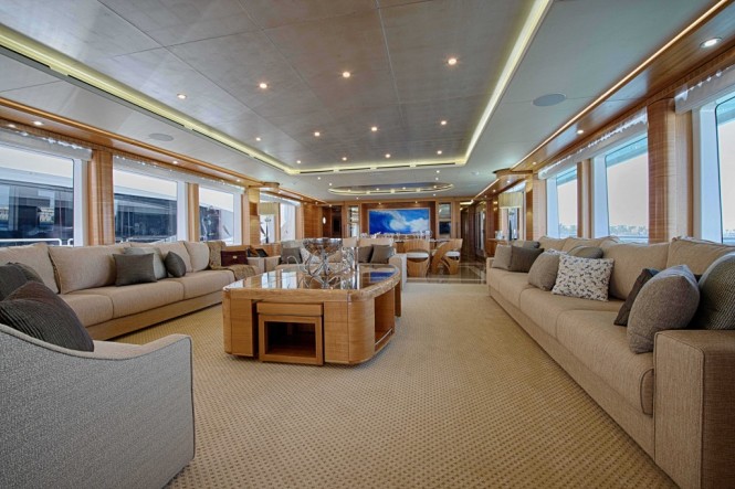 Superyacht UAQ 1 - Main Saloon