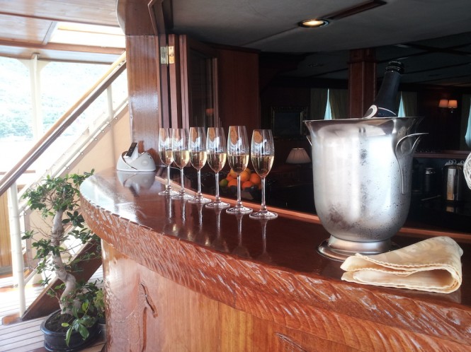 Welcome drink aboard SEAGULL II yacht