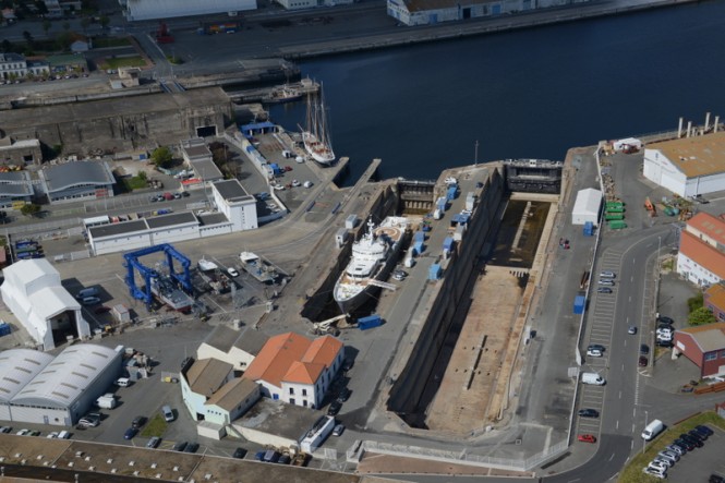 Atlantic Refit Center - Copyright B. Henry