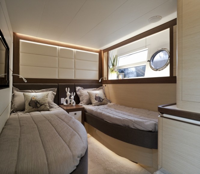 Horizon V80 luxury yacht The One - Twin Cabin