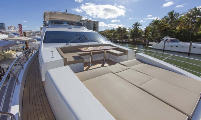 Luxury superyacht Azimut 84 US Version