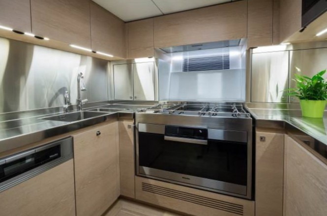 WinWin Yacht - Galley