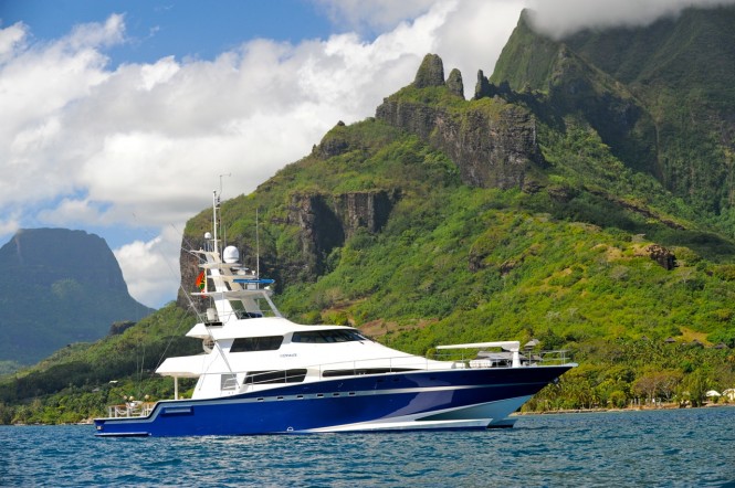 Motor yacht Ultimate Lady à Moorea in the fantastic French Polynesia yacht charter location - Courtesy Asia Pacific Superyachts